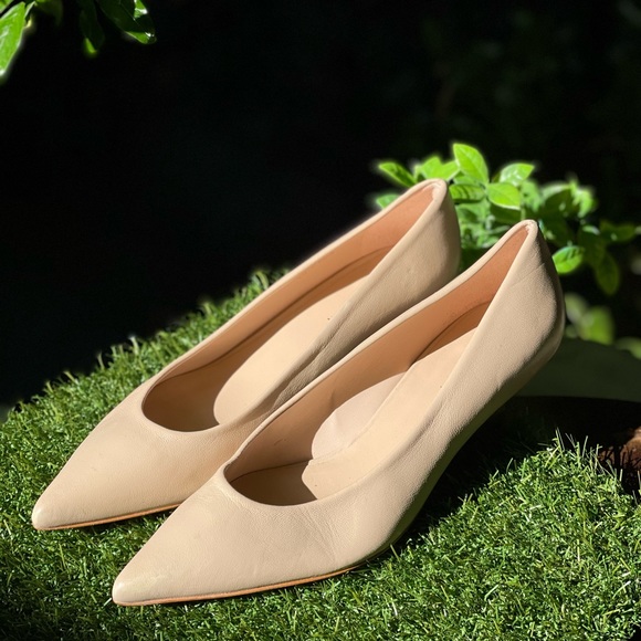STUART WEITZMAN Nude women pumps kitten heel size 6.5 (store display) like new - Picture 9 of 16